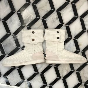 3 button knit boots